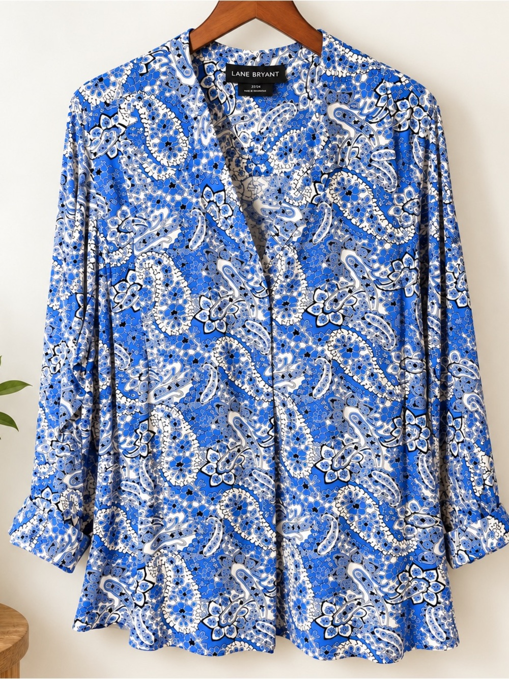 Lane Bryant 22/24 Blue Paisley V-Neck Blouse Long Sleeve